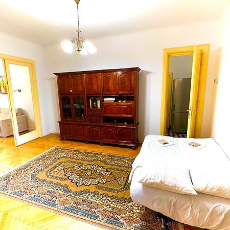 Ultracentral Apartment 4 Rooms - Old City Center -120 Square Meters - บูคาเรสต์ ภายนอก รูปภาพ